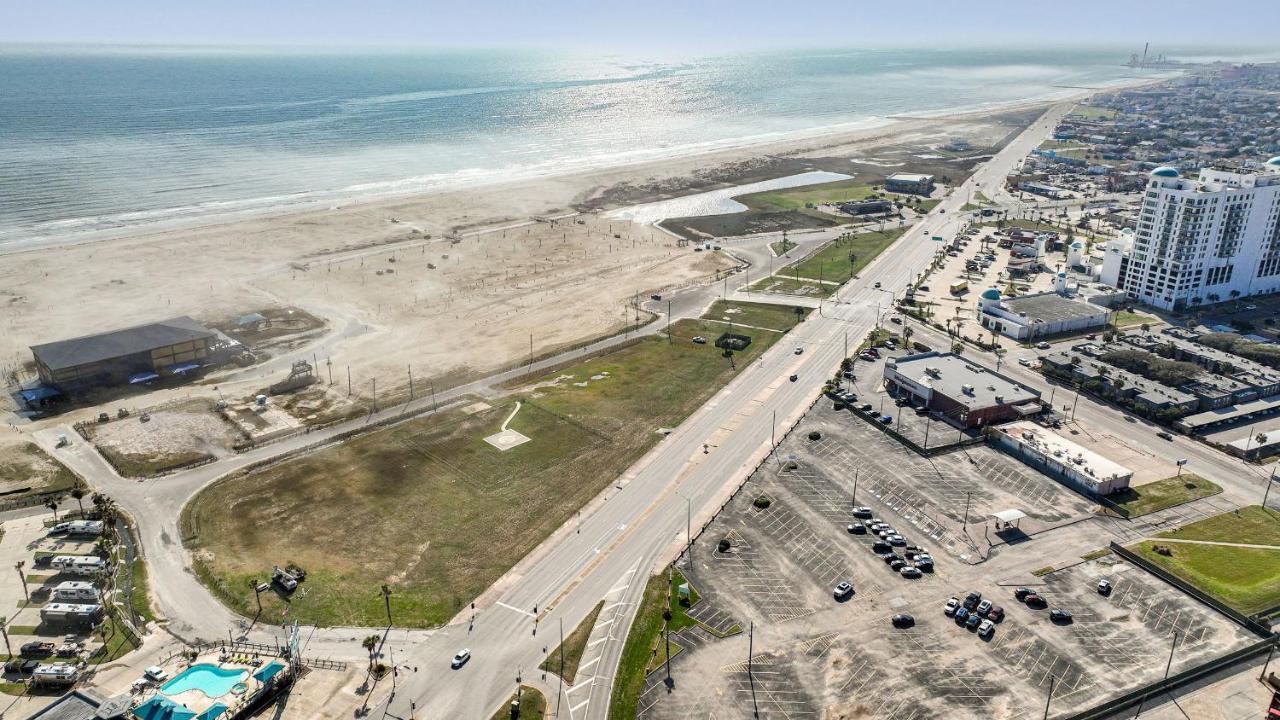 In Living Coral Studio Apartment Galveston Exterior photo