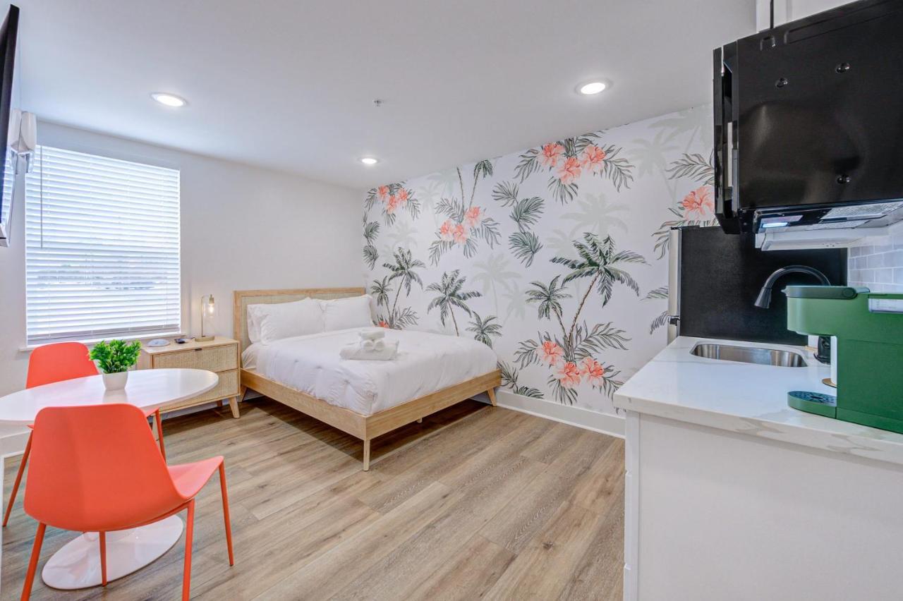 In Living Coral Studio Apartment Galveston Exterior photo