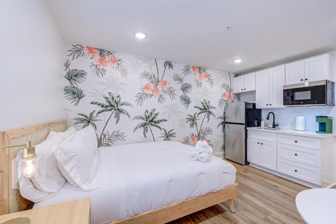 In Living Coral Studio Apartment Galveston Exterior photo