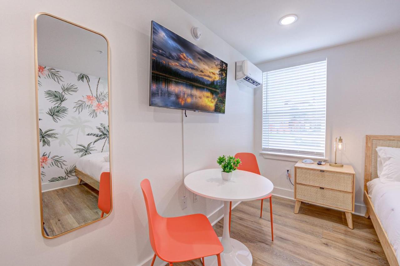 In Living Coral Studio Apartment Galveston Exterior photo